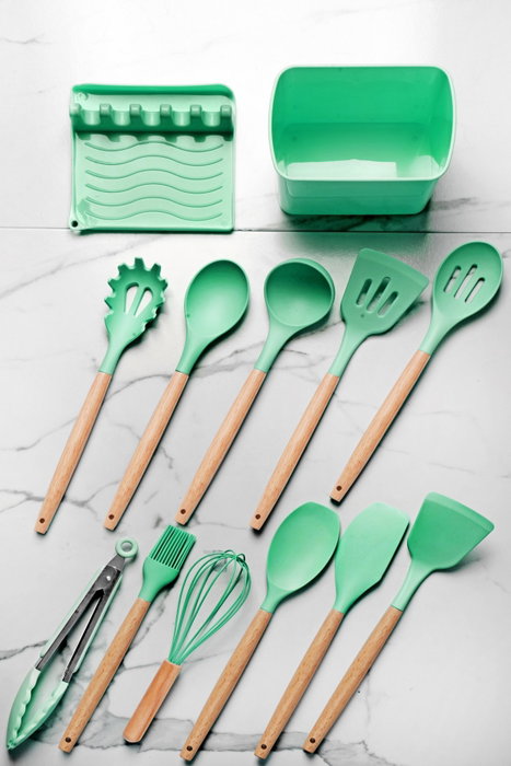 Hermia Set de Cucharas C-SLC1301 Verde con Mango de Madera de 13 Piezas Hermia Set de Cucharas C-SLC1301 Verde con Mango de Madera de 13 Piezas